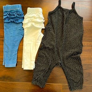 Kids Bundle!! Size 6-12 months. 2 leggings with ruffle and 1 jumper. Old Navy